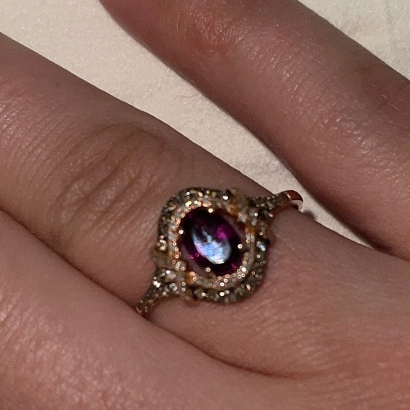 Effy Ring - Picture 1 of 3